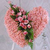 kalp pano karankil ve güller   Samsun yurtiçi ve yurtdışı çiçek siparişi 