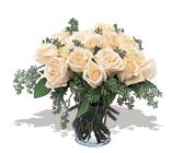 11 adet beyaz gül vazoda  Samsun çiçek siparişi vermek 