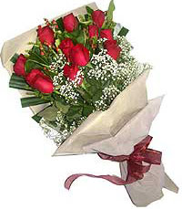 11 adet kirmizi güllerden özel buket  Samsun yurtiçi ve yurtdışı çiçek siparişi 
