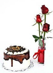  Samsun online çiçekçi , çiçek siparişi  vazoda 3 adet kirmizi gül ve yaspasta
