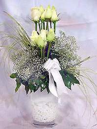  Samsun çiçek yolla , çiçek gönder , çiçekçi   9 adet vazoda beyaz gül - sevdiklerinize çiçek seçimi