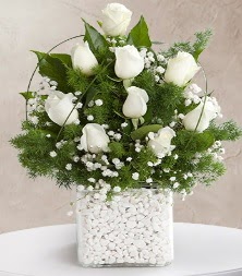 9 beyaz gül vazosu  Samsun 14 şubat sevgililer günü çiçek 