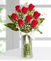 7 Adet vazoda kırmızı gül sevgiliye özel  Samsun çiçek mağazası , çiçekçi adresleri 